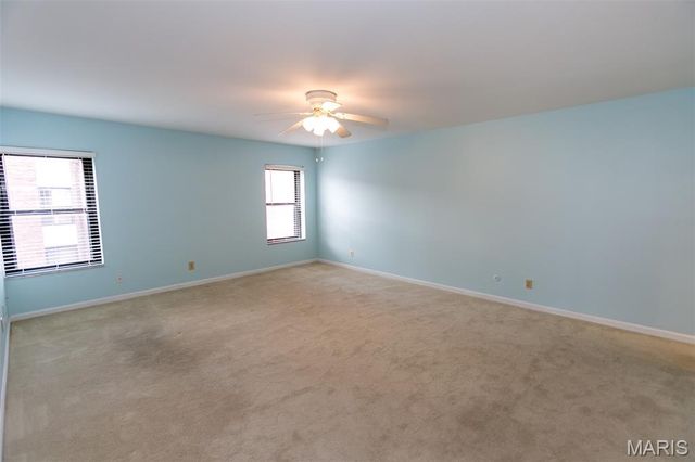 590 Sarah Lane 406, St Louis, MO 63141