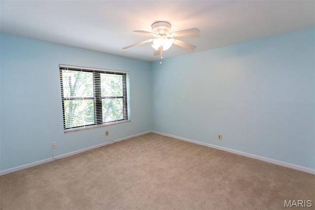 590 Sarah Lane 406, St Louis, MO 63141