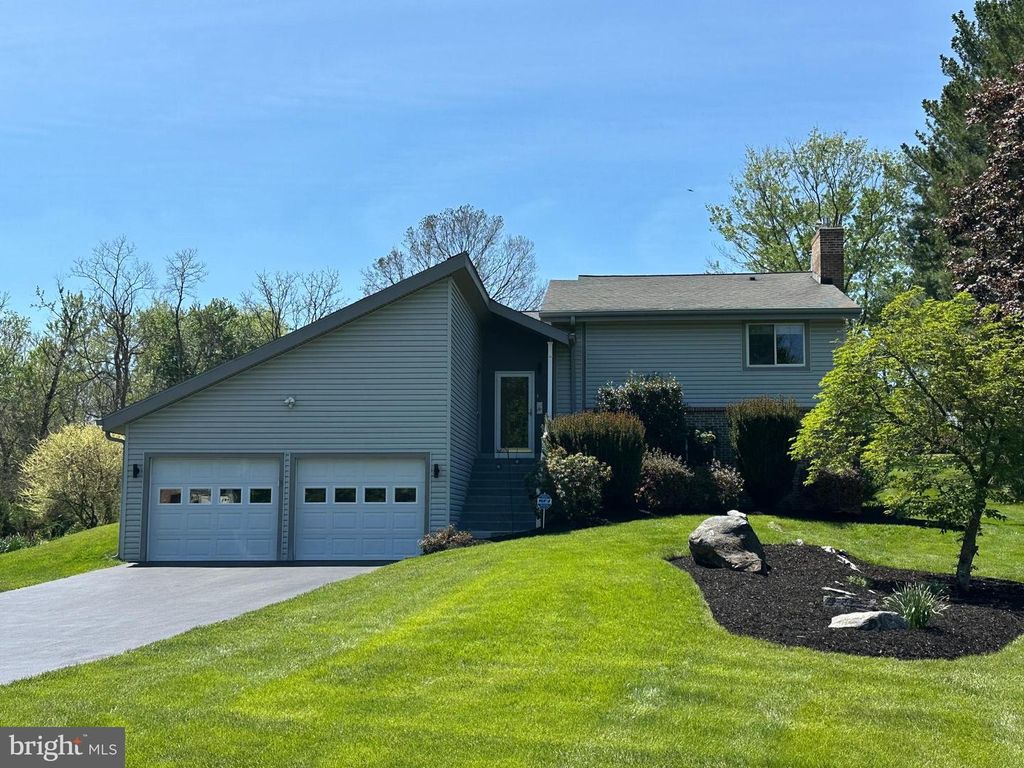 20603 BLUEBIRD AVE, Hagerstown, MD 21742