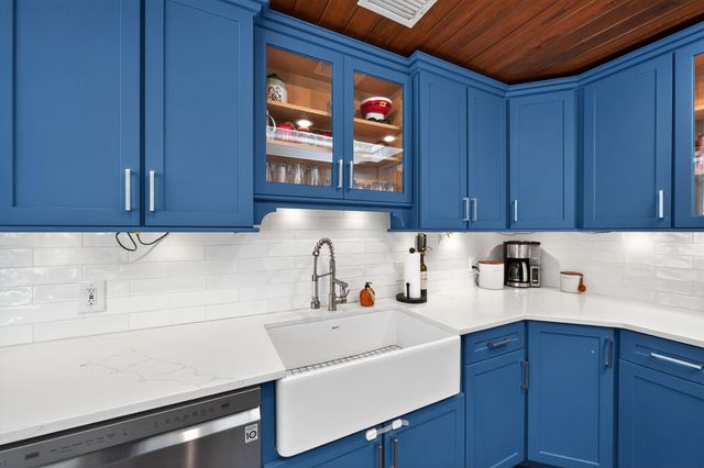 556 SE Meadow Wood Way, Stuart, FL 34997