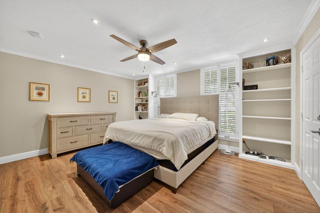 556 SE Meadow Wood Way, Stuart, FL 34997