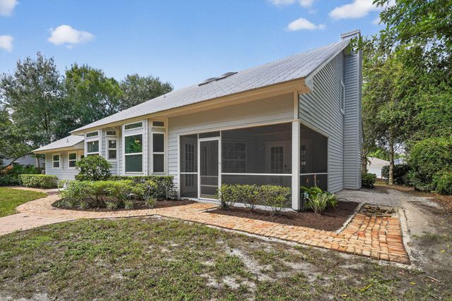 556 SE Meadow Wood Way, Stuart, FL 34997