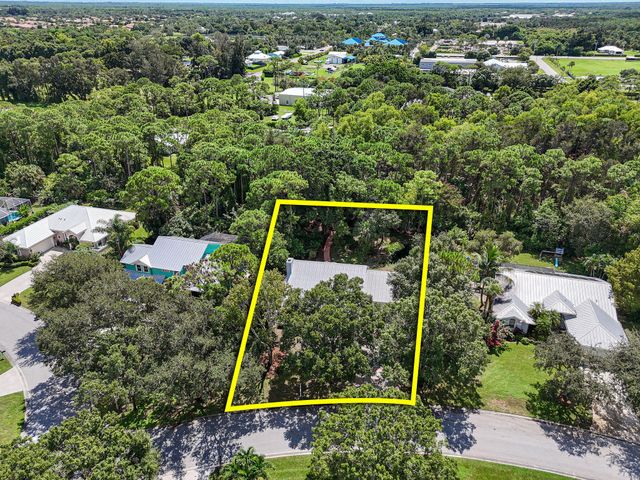 556 SE Meadow Wood Way, Stuart, FL 34997