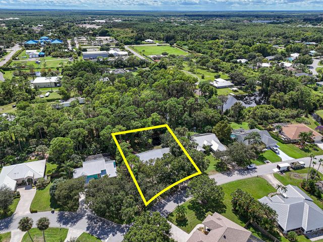 556 SE Meadow Wood Way, Stuart, FL 34997