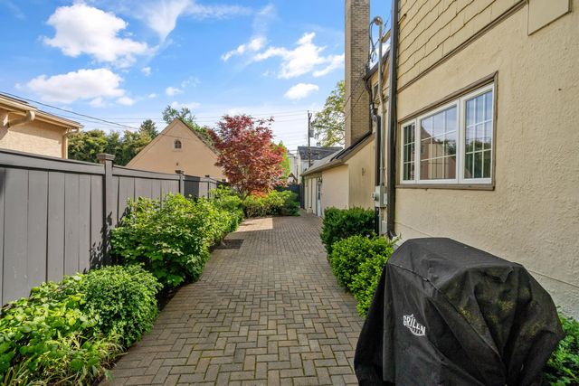 2389 Bryden Road, Columbus, OH 43209
