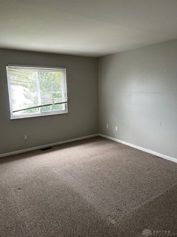 5655 Coach Drive L, Dayton, OH 45440