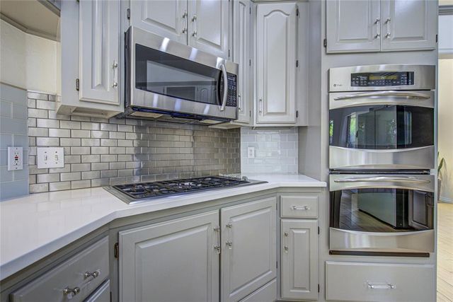 213 Hanover Drive, Edmond, OK 73034