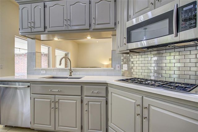 213 Hanover Drive, Edmond, OK 73034