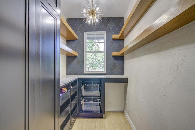 213 Hanover Drive, Edmond, OK 73034