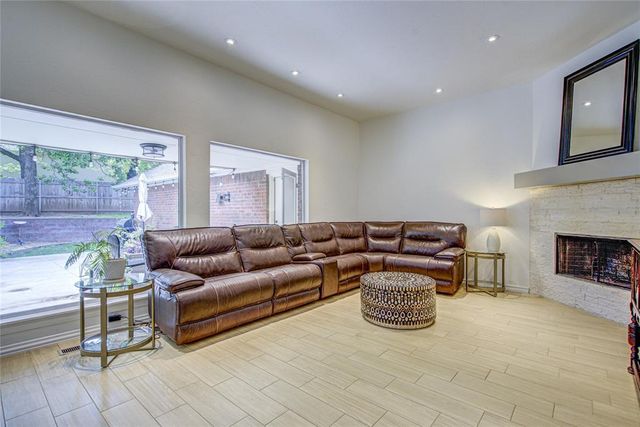 213 Hanover Drive, Edmond, OK 73034