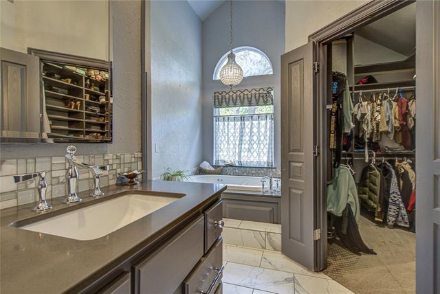 213 Hanover Drive, Edmond, OK 73034