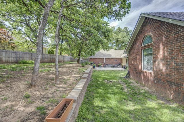 213 Hanover Drive, Edmond, OK 73034