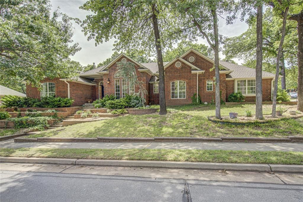 213 Hanover Drive, Edmond, OK 73034