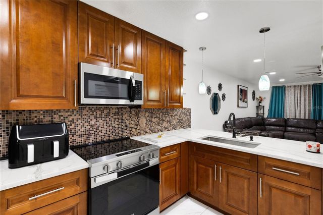 2634 N DR MARTIN LUTHER KING WAY, Sarasota, FL 34234