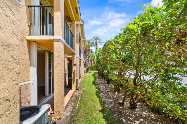 600 Scotia Drive 104, Hypoluxo, FL 33462