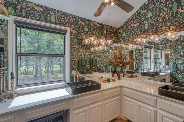 600 Avenida Serena, Marble Falls, TX 78654