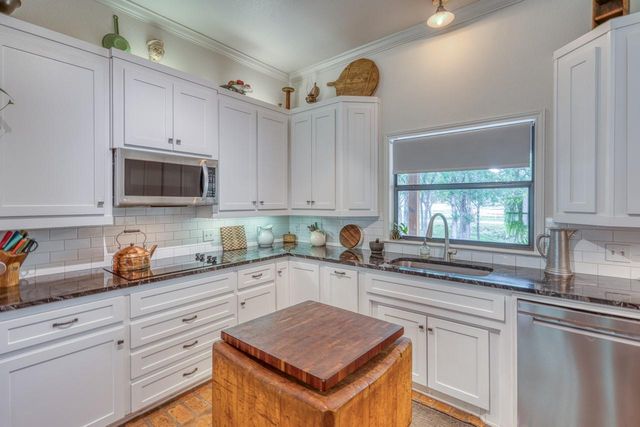 600 Avenida Serena, Marble Falls, TX 78654