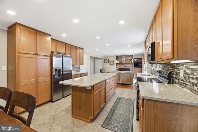 5209 GRENOCK DR, Lothian, MD 20711