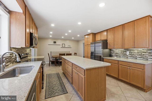 5209 GRENOCK DR, Lothian, MD 20711