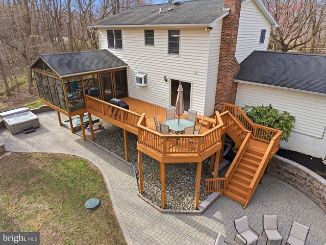 5209 GRENOCK DR, Lothian, MD 20711