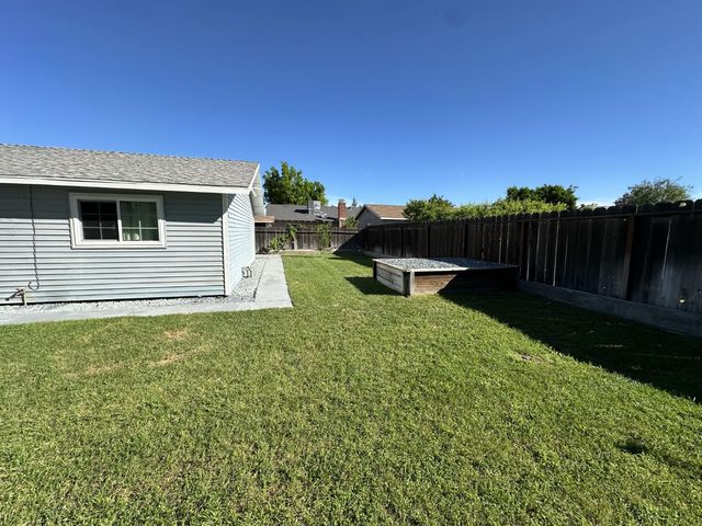 2160 Georgia Way, Turlock, CA 95382