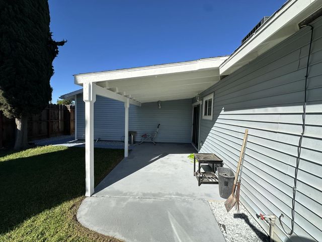 2160 Georgia Way, Turlock, CA 95382