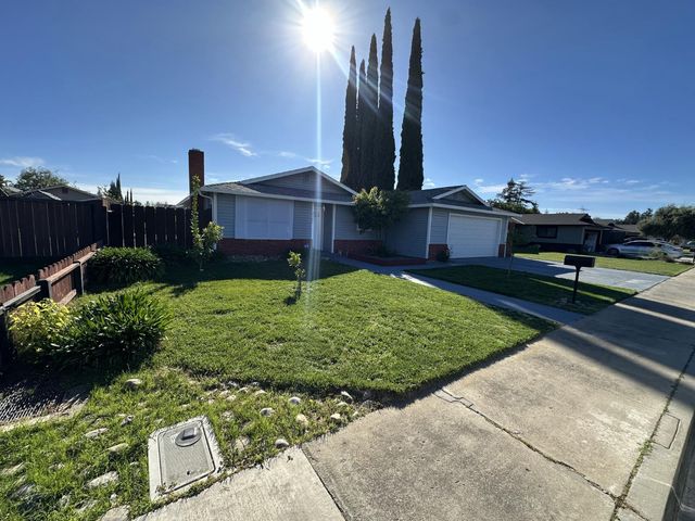 2160 Georgia Way, Turlock, CA 95382