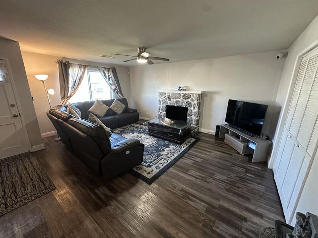 2160 Georgia Way, Turlock, CA 95382