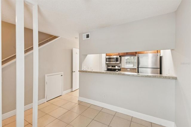 7156 E BANK DRIVE 7156, Tampa, FL 33617