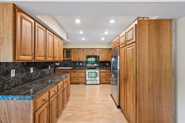 700 Spruce Drive, Hudson, WI 54016