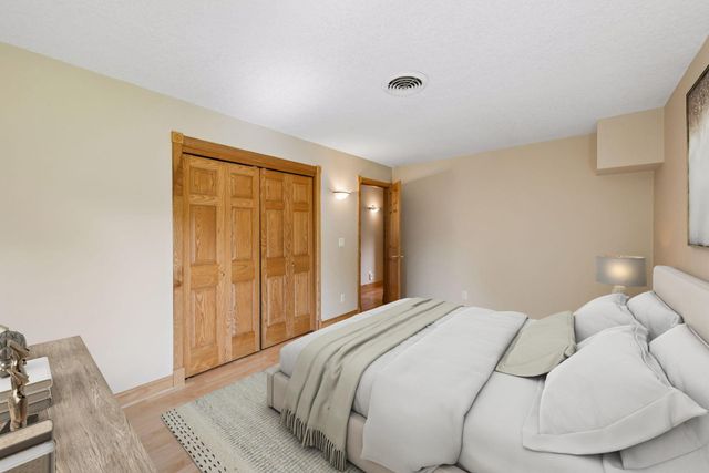 700 Spruce Drive, Hudson, WI 54016