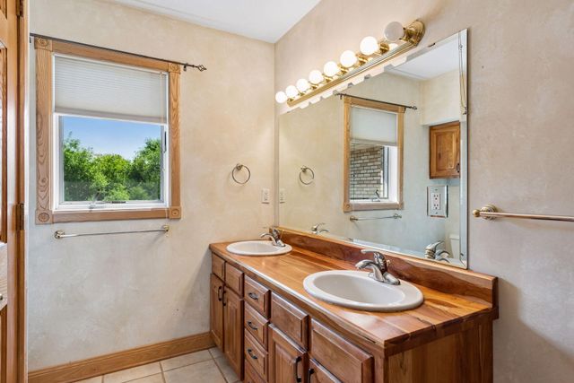 700 Spruce Drive, Hudson, WI 54016