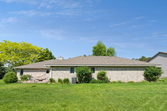 700 Spruce Drive, Hudson, WI 54016