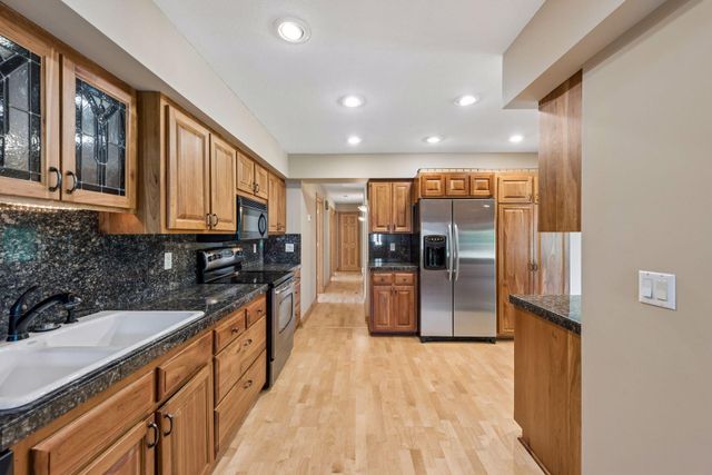 700 Spruce Drive, Hudson, WI 54016