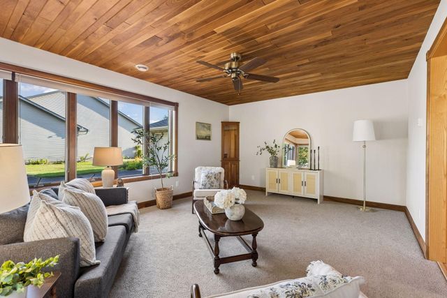 700 Spruce Drive, Hudson, WI 54016