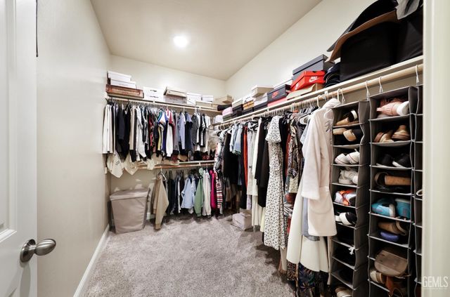 9605 Surfside Street, Bakersfield, CA 93313