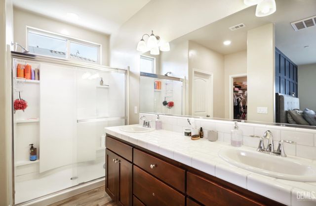 9605 Surfside Street, Bakersfield, CA 93313