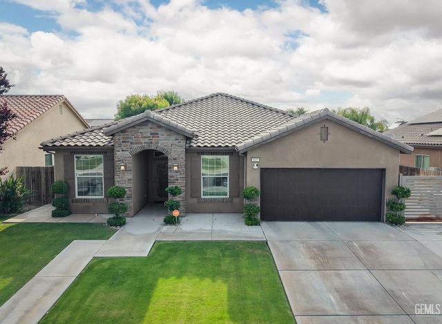 9605 Surfside Street, Bakersfield, CA 93313
