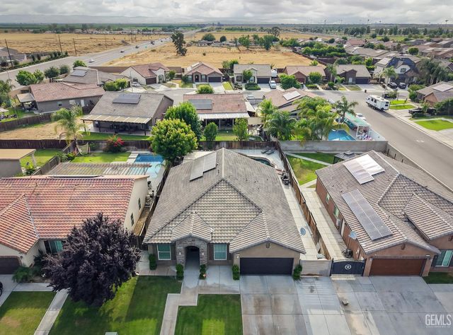 9605 Surfside Street, Bakersfield, CA 93313
