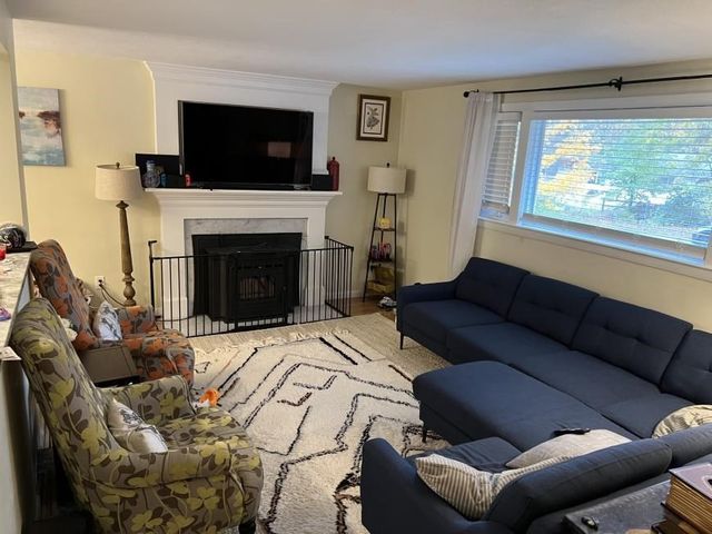 27 Burlington Rd, Bedford, MA 01730