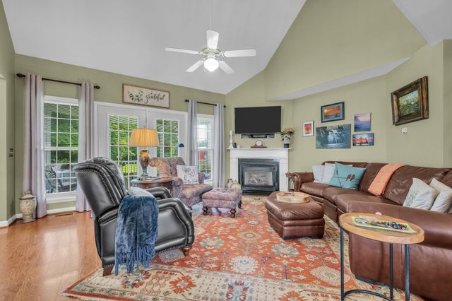 811 Hicks Rd, Dickson, TN 37055