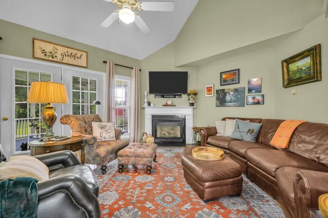 811 Hicks Rd, Dickson, TN 37055