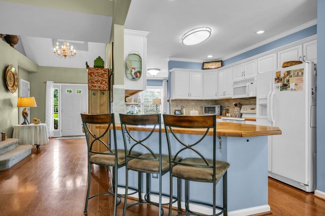811 Hicks Rd, Dickson, TN 37055