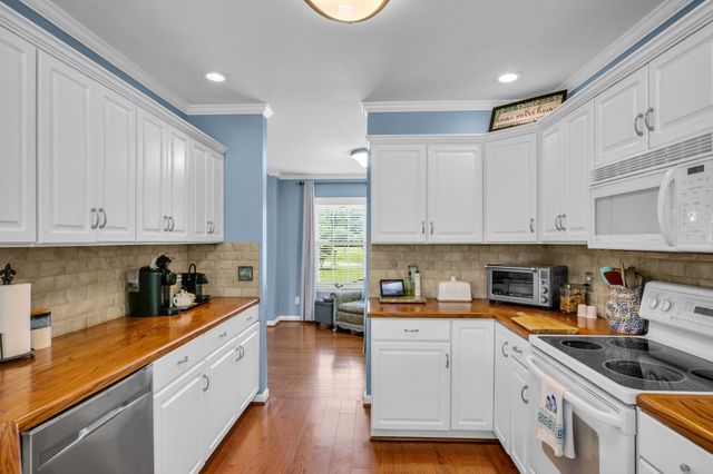 811 Hicks Rd, Dickson, TN 37055