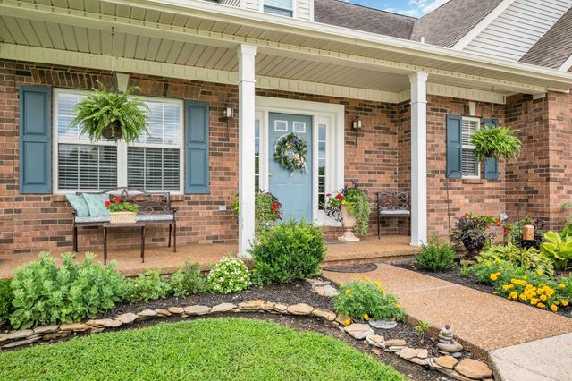 811 Hicks Rd, Dickson, TN 37055