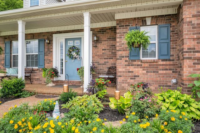 811 Hicks Rd, Dickson, TN 37055