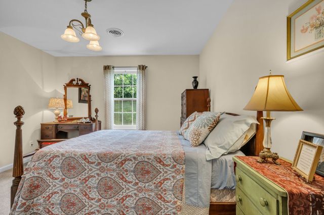 811 Hicks Rd, Dickson, TN 37055