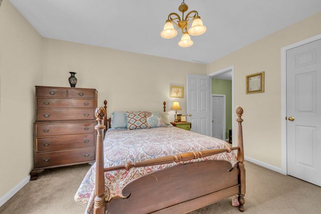 811 Hicks Rd, Dickson, TN 37055