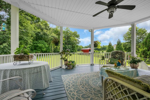 811 Hicks Rd, Dickson, TN 37055