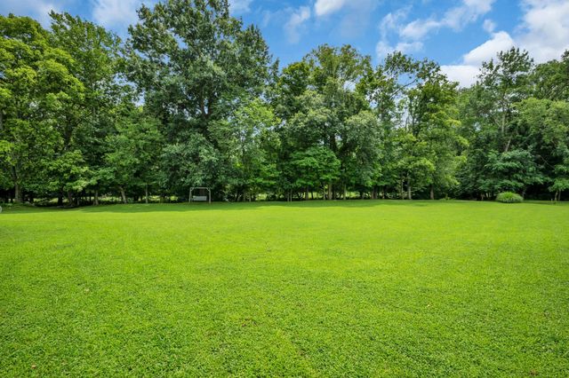 811 Hicks Rd, Dickson, TN 37055